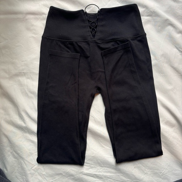 Fabletics High-Waisted Rib Legging - Picture 4 of 4